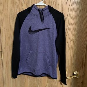 Nike Women’s Purple and Black Therma-FIT Hoodie M